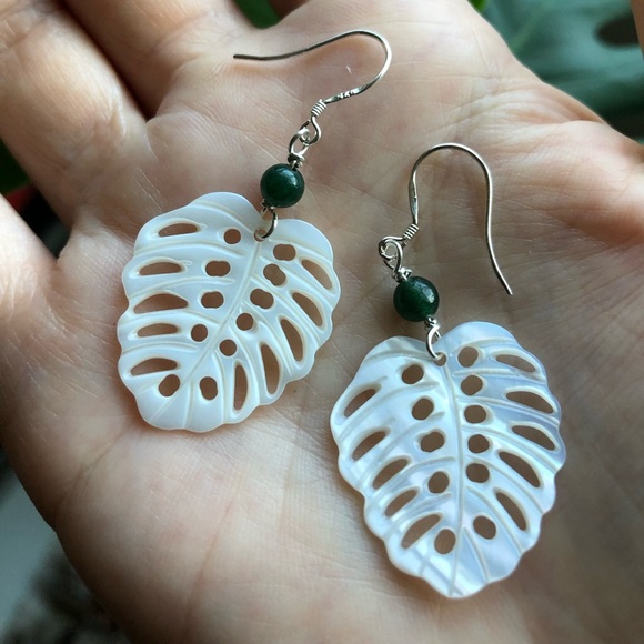 New!! Albo Monstera Mother of Pearl Sterling Earrings with Green Aventurine - Picture 1 of 4
